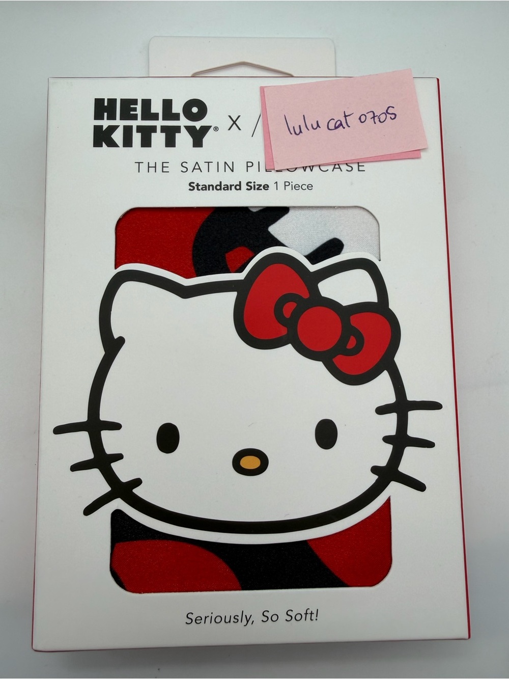 New Kitsch x Hello Kitty Pillowcase standard - Kitty bathes in a sea of bows